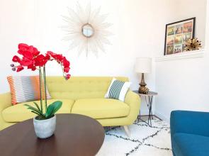 Sleek Studio in Lincoln Park by Sonder