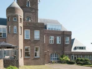 Apartment in Bergen aan Zee Near the Beach