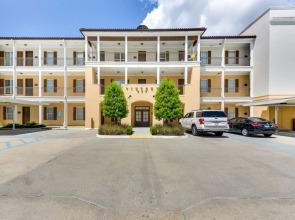Lovely Baton Rouge Condo ~ 1 Mi to LSU
