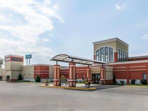 Quality Inn & Suites  Mattoon Area