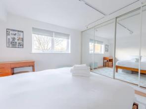 Serene 1 Bedroom Flat Near Canary Wharf