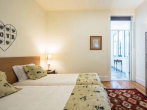 Apartamento A Francos Artist Painting 1