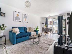 Stylish 1-Bedroom with Balcony near Soho