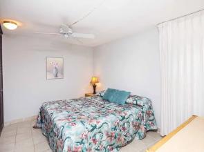 Paki Maui #118 1 Bedroom Condo by RedAwning