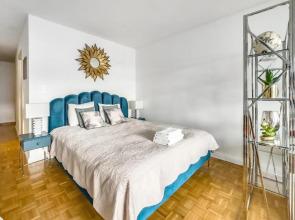 Beautiful Studio Lake View and Castle