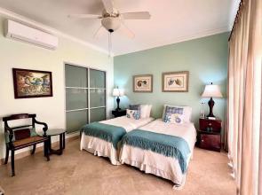 Island Time at El Sol by Zenbreak