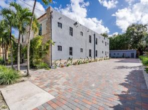 Apartment in Miami Oasis Family