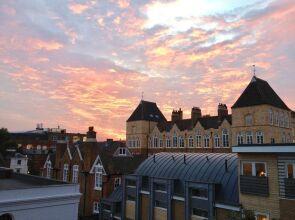 Woodbridge House Apartment