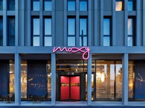 Moxy Bern Expo, A Marriott Hotel