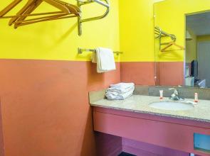 OYO Hotel Opp AL, Floral Hwy