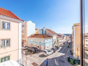 GuestReady - Bright and Colorful Apartment in Ajuda