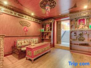 Shangri-La  Tubo courtyard inn