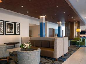 Holiday Inn Express & Suites Tulsa Downtown by IHG