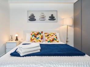 Immaculate 2-bed Apartment in London