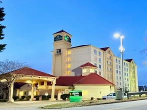 La Quinta Inn & Suites by Wyndham Greenville Haywood