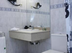 WooTravelling Plaza de Oriente Homtels