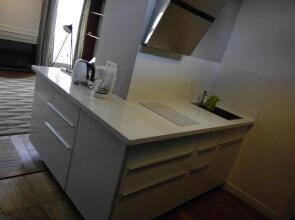 MAIRIE - 50M2 - BALCON s/cour