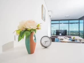 2bed1bath High-end APT at Olympic Parkviews+p