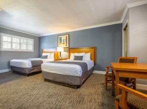 SOMA Park Inn – Civic Center