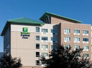 Holiday Inn Express & Suites Orlando at SeaWorld by IHG
