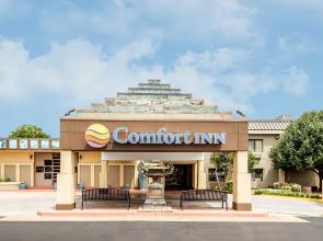 Comfort Inn Midwestern Square