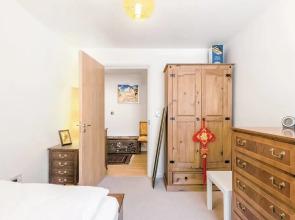 Lovely 1BR Home Canning Town W/balcony + Parking