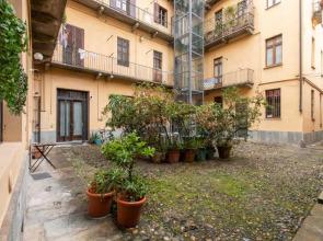 Charming Studio Near Piazza Castello by Wonderful Italy