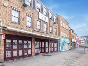 OYO VII Hotel & Indian Restaurant