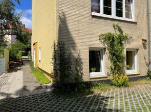 Gemütliche sanierte 1 Zimmer Wohnung mit privatem Parkplatz im Zentrum