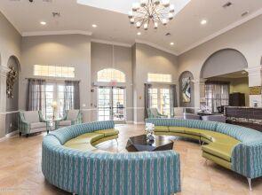 Altavista Lakeview 3 Bedroom Condo by RedAwning