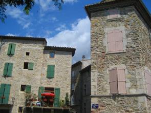House With Panoramic View and Swimming Pool in Ardã¨che