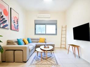 Simple 1BR in the city center by HolyGuest