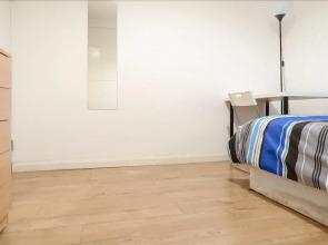 Greenland House Deluxe Guest Room