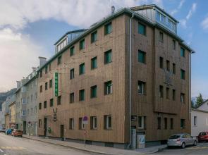 Binders Budget City Mountain Hotel