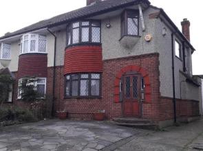 Cosy London holiday Home (Near O2 arena)