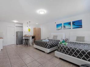 Large Studio Suite Close to Beach and Casino