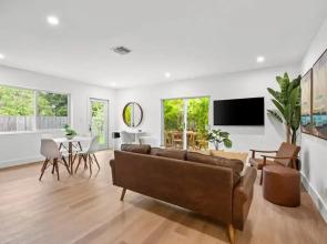 Awesome 1BR Apartment Sailboat