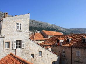 Celenga Apartments with free offsite parking