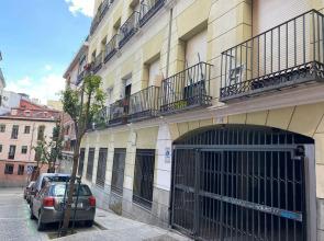 Centro Embajadores / Luxury Apartment