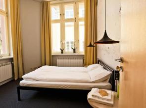 Sleep In Hostel  Apartments