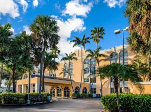La Quinta Inn & Suites by Wyndham Fort Lauderdale Tamarac