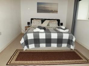 Charming 1-bed Apartment in Barking