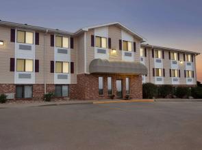 Travelodge by Wyndham Jefferson City