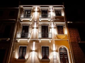 Elite Accommodations & Hydromassage Pool