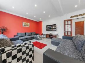 London Chic Apartment - City Center Gem