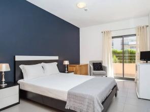 04 in Portim o With 1 Bedrooms and 1 Bathrooms