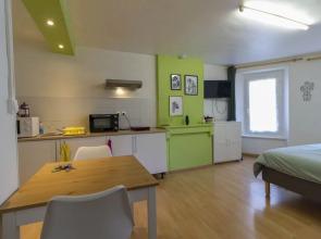 U2 Studio Équipé Proche Naval Group - Netflix