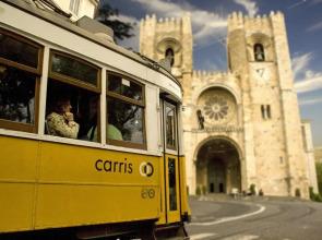 Famous Crows Lisbon Suites