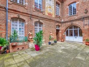 Charming and luxury flat in St-Cyprien district in Toulouse - Welkeys