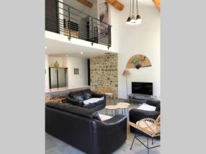 Maison de charme avec piscine couverte et 9000m2